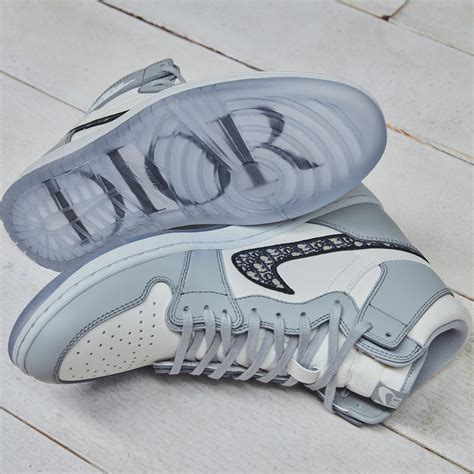 air dior au|More.